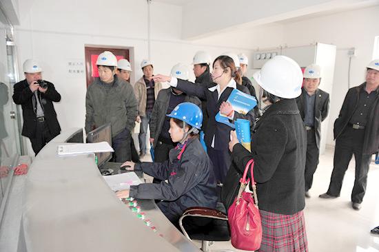 濮陽(yáng)市住建局、墻改辦等領(lǐng)導(dǎo)一行蒞臨我司視察3